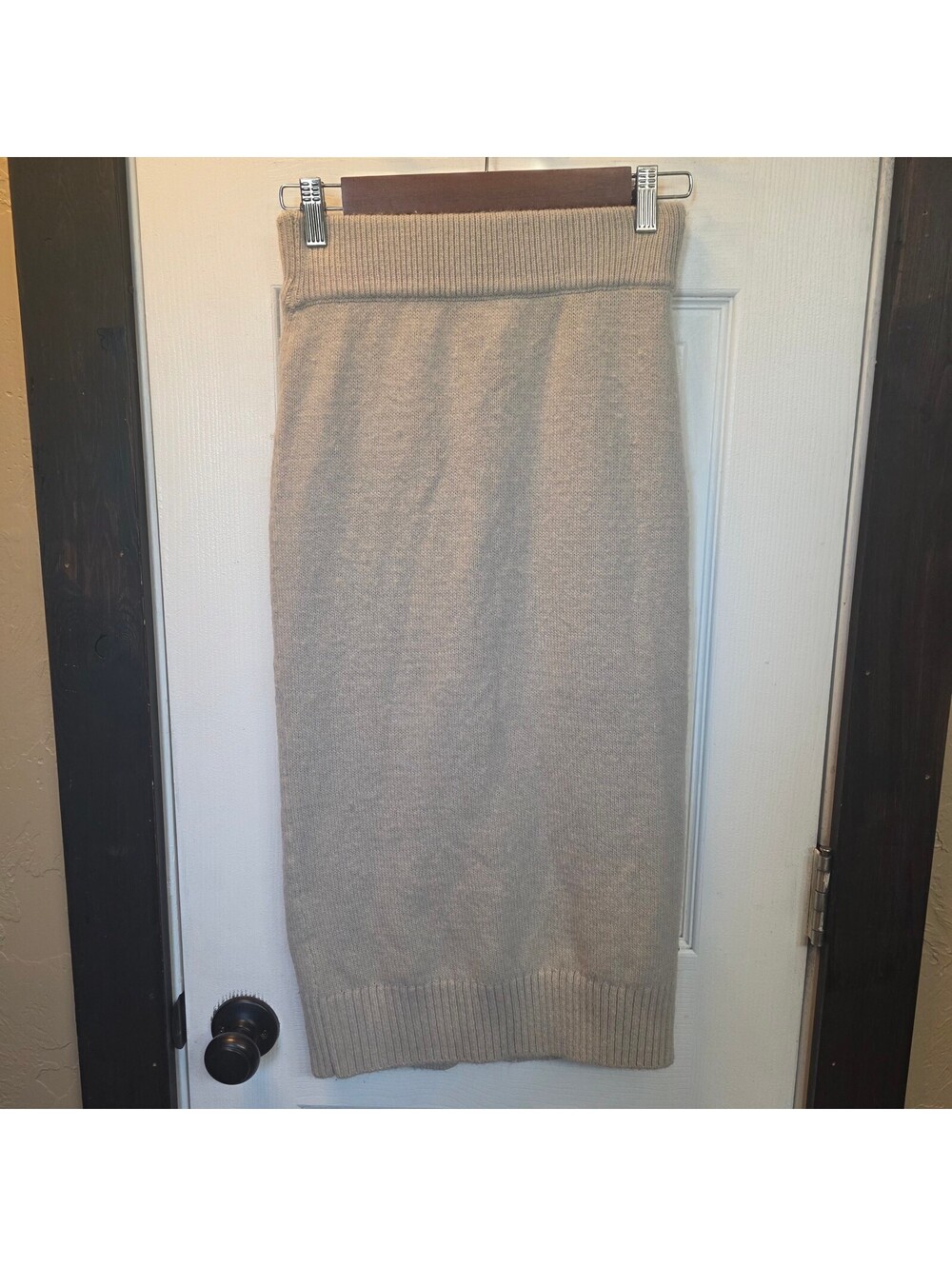 H&M Women's Beige Knit Midi Skirt XS